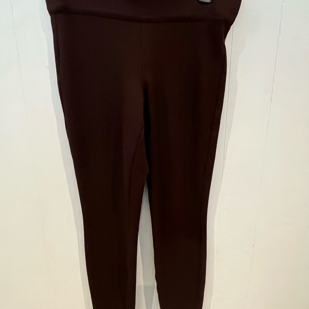 Nine West Jeans knit pull on. Elastic waist, skinny legs.